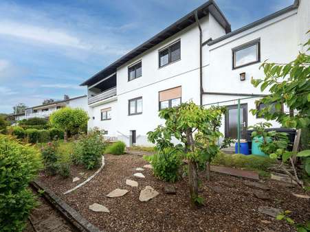 Hausansicht Garten - Einfamilienhaus in 69257 Wiesenbach mit 187m² kaufen