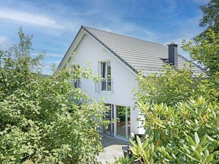 Hausansicht Garten Hausansicht Garten - Einfamilienhaus in 69239 Neckarsteinach mit 190m² kaufen