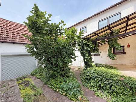 Einfahrt Einfahrt - Einfamilienhaus in 68766 Hockenheim mit 140m² kaufen
