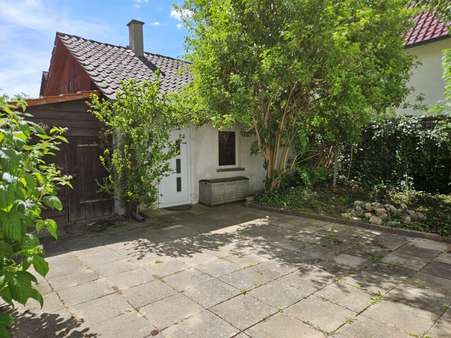 Hof und Nebengebäude - Einfamilienhaus in 69168 Wiesloch mit 95m² kaufen
