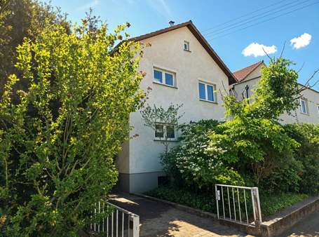 Straßenansicht (KI) - Einfamilienhaus in 69168 Wiesloch mit 95m² kaufen