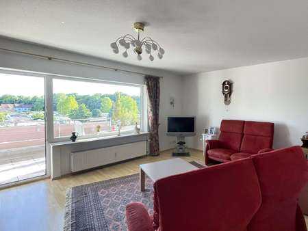 Wohnzimmer 2. OG Wohnzimmer 2. OG - Mehrfamilienhaus in 69469 Weinheim mit 396m² kaufen