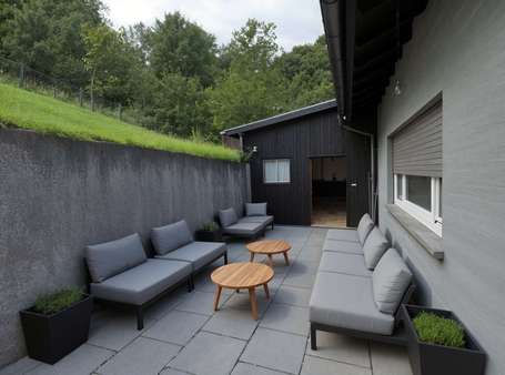 Terrasse (KI generiert) Terrasse (KI generiert) - Zweifamilienhaus in 69250 Schönau mit 270m² kaufen