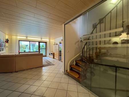 Wohnzimmer_Treppenhaus Wohnzimmer_Treppenhaus - Reihenmittelhaus in 69181 Leimen mit 140m² kaufen