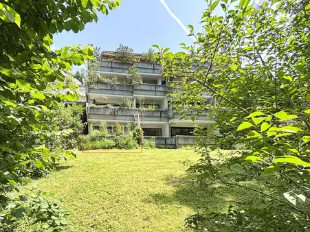 Wohnoase im Grünen: Gartengeschoss mit traumhaftem Garten und Bachlauf in Heidelberg-Ziegelhausen