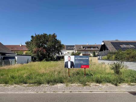 Front Front - Grundstück in 68804 Altlußheim mit 657m² kaufen