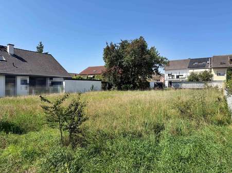 Seitenansicht Seitenansicht - Grundstück in 68804 Altlußheim mit 657m² kaufen