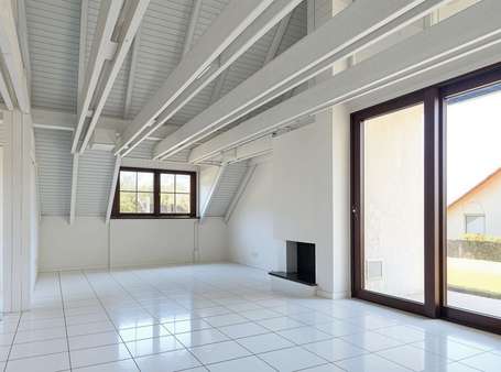 Wohn- Esszimmer - Wohnzimmer, Leer (unmöbliert) - (KI generiert) Wohn- Esszimmer - Wohnzimmer, Leer (unmöbliert) - (KI generiert) - Etagenwohnung in 69181 Leimen mit 185m² kaufen
