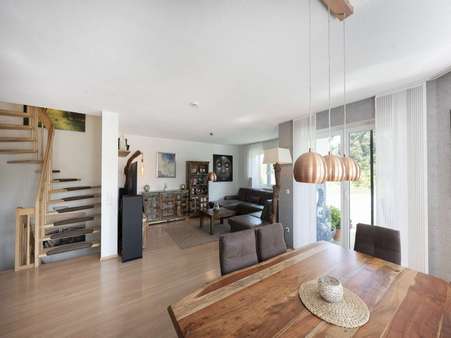 Offenes Wohn-Esszimmer - Doppelhaushälfte in 69234 Dielheim mit 162m² kaufen