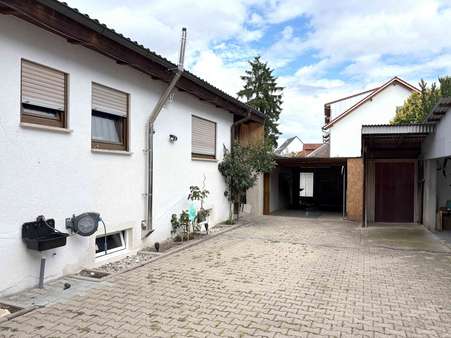 Hofansicht Hofansicht - Reihenmittelhaus in 76707 Hambrücken mit 160m² kaufen