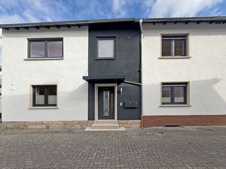 Seitenansicht - Etagenwohnung in 67354 Römerberg mit 121m² kaufen