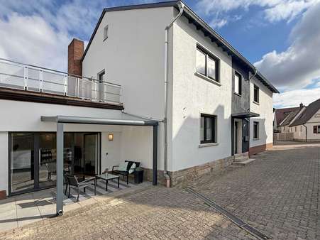 Terrassenansicht - Etagenwohnung in 67354 Römerberg mit 121m² kaufen