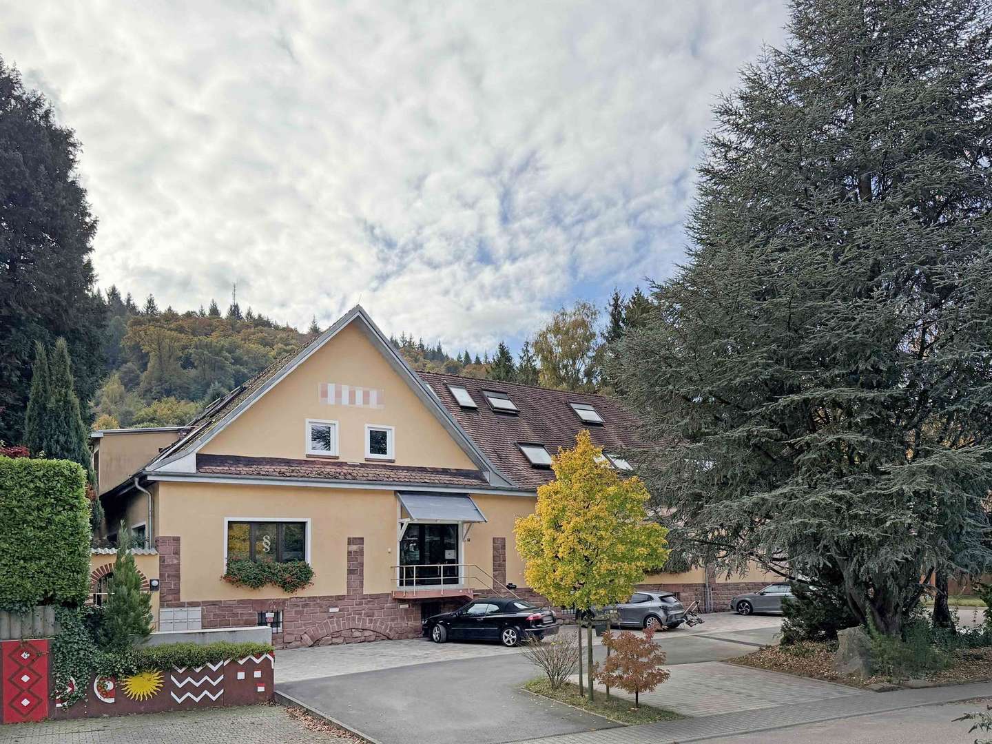 Hausansicht - Wohn- / Geschäftshaus in 69151 Neckargemünd mit 440m² als Kapitalanlage kaufen