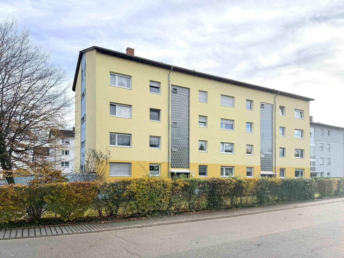 Hausansicht - Etagenwohnung in 68775 Ketsch mit 74m² kaufen