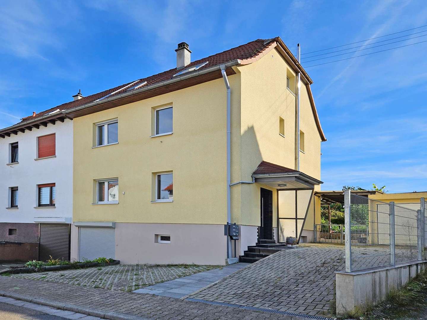 Vorderansicht - Zweifamilienhaus in 69168 Wiesloch mit 102m² kaufen