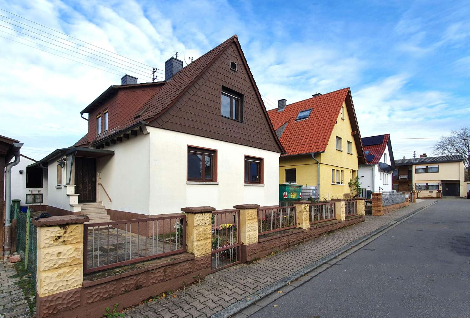 Straßenansicht - Einfamilienhaus in 69190 Walldorf mit 118m² kaufen