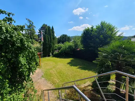 Gepflegtes Einfamilienhaus mit Einliegerwohnung und tollem Garten in zentraler Lage von Leimen