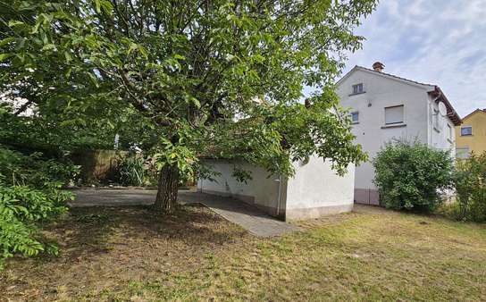 Rückansicht Haus - Zweifamilienhaus in 69168 Wiesloch mit 106m² kaufen