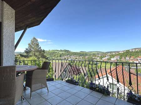 Blick vom Balkon Blick vom Balkon - Einfamilienhaus in 97980 Bad Mergentheim mit 185m² kaufen