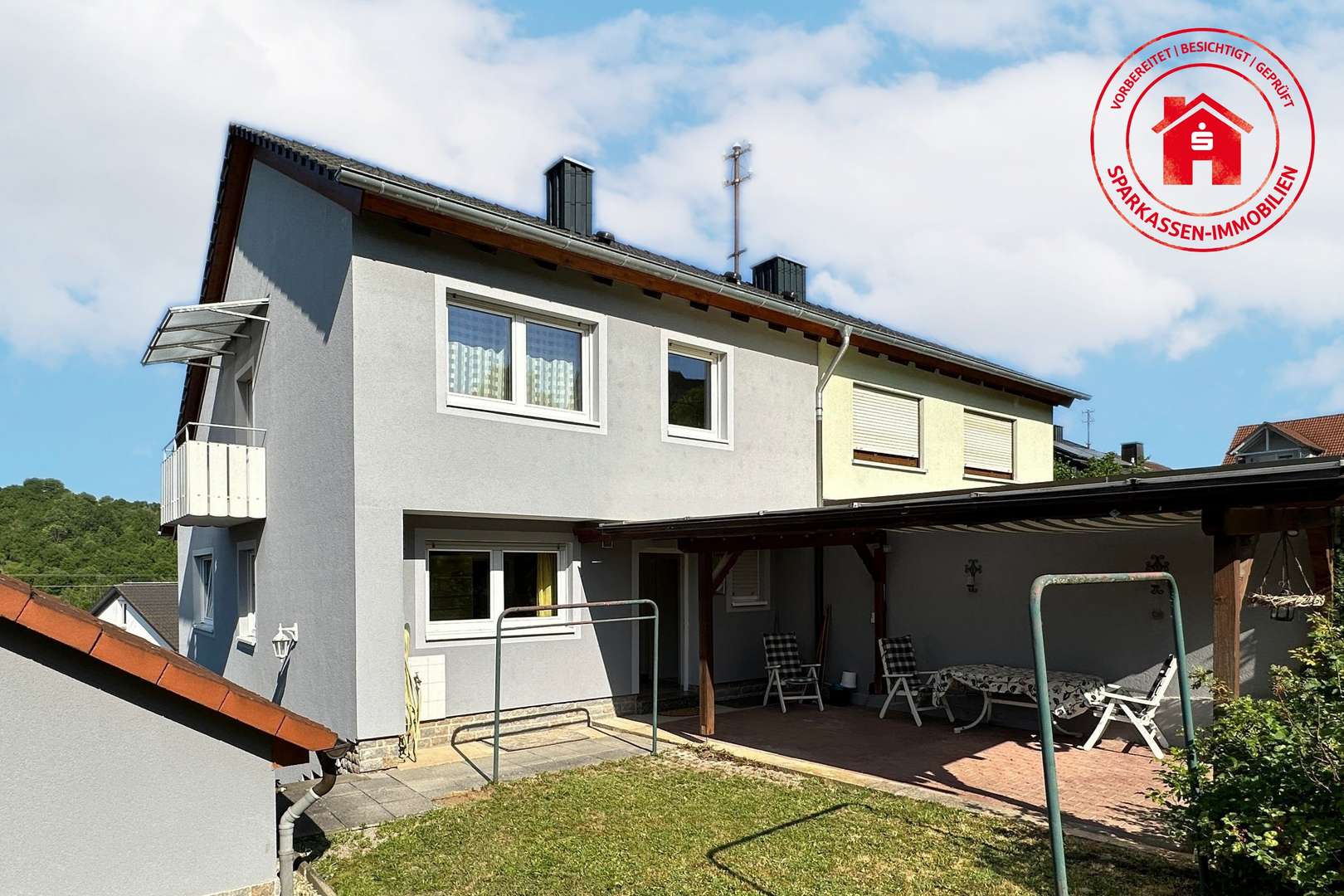 Hausansicht - Doppelhaushälfte in 97285 Röttingen mit 125m² kaufen