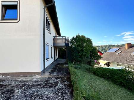 Seitenansicht - Einfamilienhaus in 97877 Wertheim mit 210m² kaufen