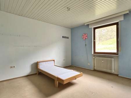 Schlafzimmer EG - Einfamilienhaus in 97896 Freudenberg mit 211m² kaufen