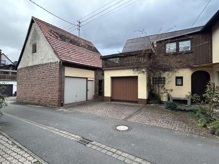 Scheune, Garage und Hof - Einfamilienhaus in 97877 Wertheim mit 136m² kaufen