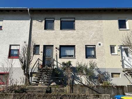 Vorderansicht - Reihenmittelhaus in 74821 Mosbach mit 102m² kaufen
