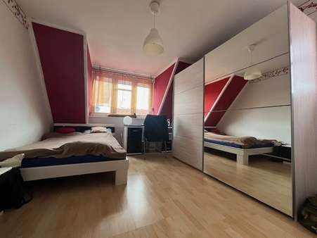 Schlafzimmer - Dachgeschosswohnung in 71711 Murr mit 70m² kaufen