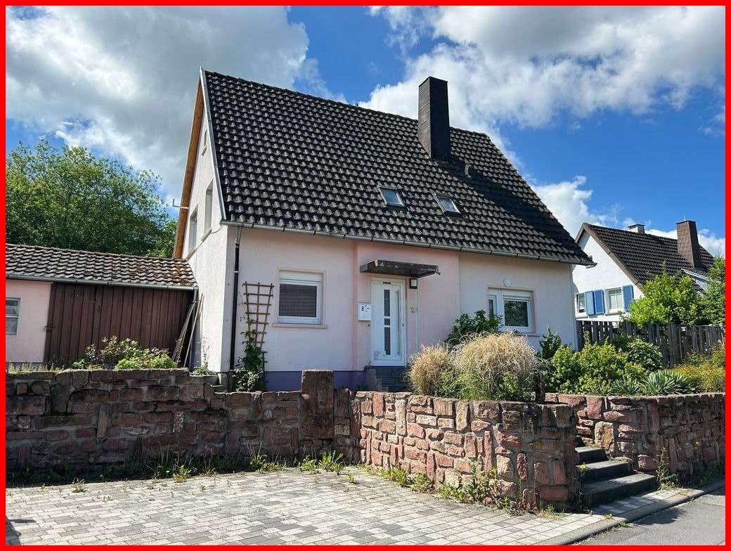 Außenansicht Außenansicht - Zweifamilienhaus in 74722 Buchen mit 100m² kaufen