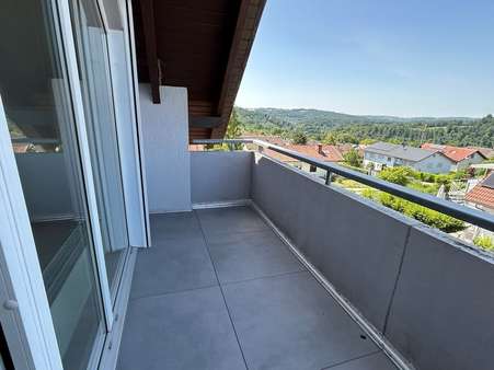 Balkon - Dachgeschosswohnung in 74740 Adelsheim mit 73m² kaufen