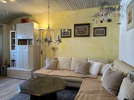 Wohnzimmer DG - Mehrfamilienhaus in 74731 Walldürn mit 208m² kaufen