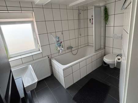 Bad - Doppelhaushälfte in 74722 Buchen mit 123m² kaufen