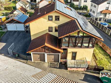 Seitenansicht - Zweifamilienhaus in 74743 Seckach mit 320m² kaufen