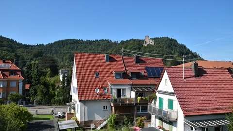 Schöner Blick zur Kastelburg  - Dachgeschosswohnung in 79183 Waldkirch mit 105m² kaufen