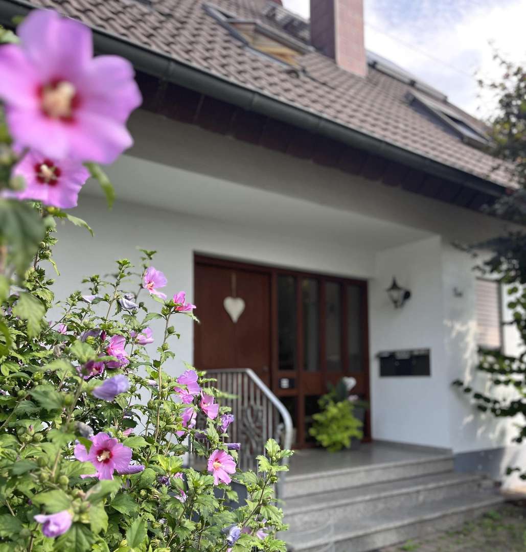 Hauseingang Hauseingang - Maisonette-Wohnung in 79331 Teningen mit 171m² kaufen