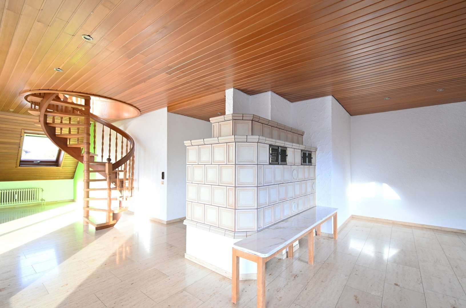 Kachelofen, Wendeltreppe Kachelofen, Wendeltreppe - Maisonette-Wohnung in 79331 Teningen mit 171m² kaufen