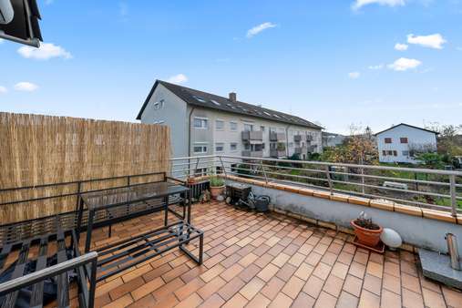 Terrasse OG Terrasse OG - Zweifamilienhaus in 79114 Freiburg mit 182m² kaufen