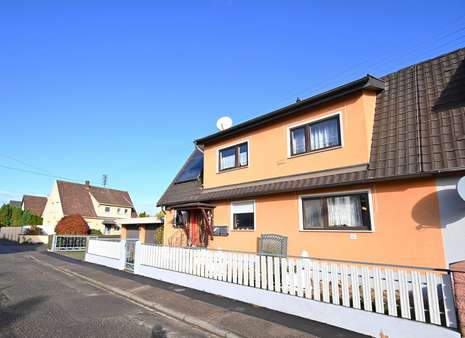 Ansicht Haus - Erdgeschosswohnung in 79336 Herbolzheim mit 86m² kaufen