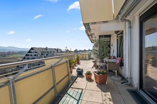 Terrasse - Etagenwohnung in 79112 Freiburg mit 81m² als Kapitalanlage kaufen