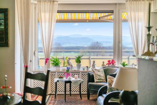 Aussicht - Etagenwohnung in 79112 Freiburg mit 81m² als Kapitalanlage kaufen