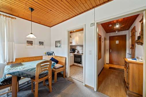 Flur mit Küche & Essbereich - Einfamilienhaus in 79853 Lenzkirch mit 62m² kaufen