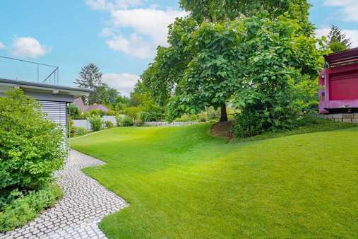Blick in den jetzigen Garten - Grundstück in 79104 Freiburg mit 558m² kaufen