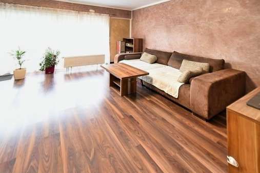 Wohnzimmer - Maisonette-Wohnung in 79183 Waldkirch mit 144m² kaufen