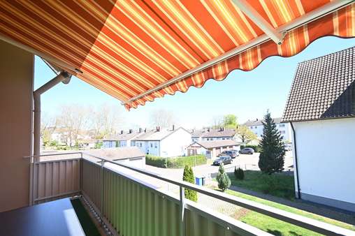 Balkon mit Markise - Mehrfamilienhaus in 79341 Kenzingen mit 416m² kaufen