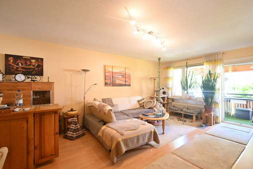 Wohnzimmer - Etagenwohnung in 79211 Denzlingen mit 67m² kaufen