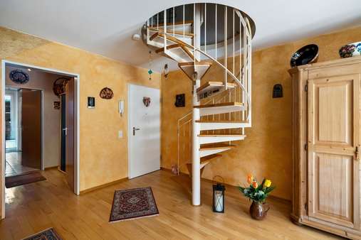 Wendeltreppe ins OG - Maisonette-Wohnung in 79110 Freiburg mit 105m² kaufen