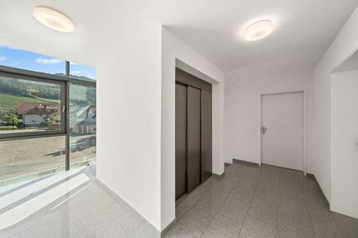 Treppenhaus_Aufzug - Etagenwohnung in 79286 Glottertal mit 110m² kaufen