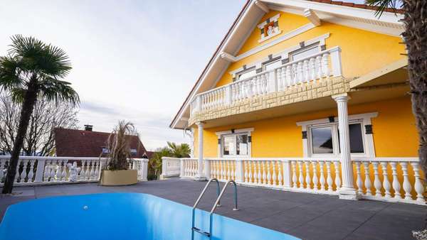 Pool - Villa in 79336 Herbolzheim mit 242m² kaufen
