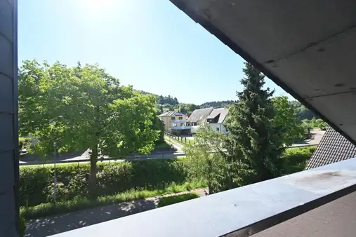 Dachgeschosswohnung mit 2 Balkonen